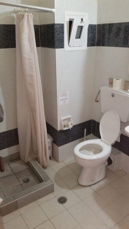Toilette auf dem Zimmer Seabird Hotel Korfu 2018